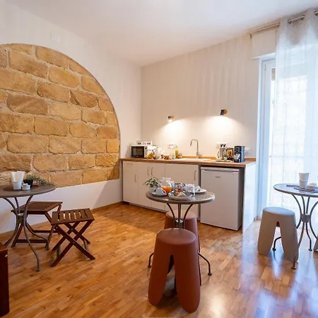 Bed & Breakfast Namuri Comfortable 3*
